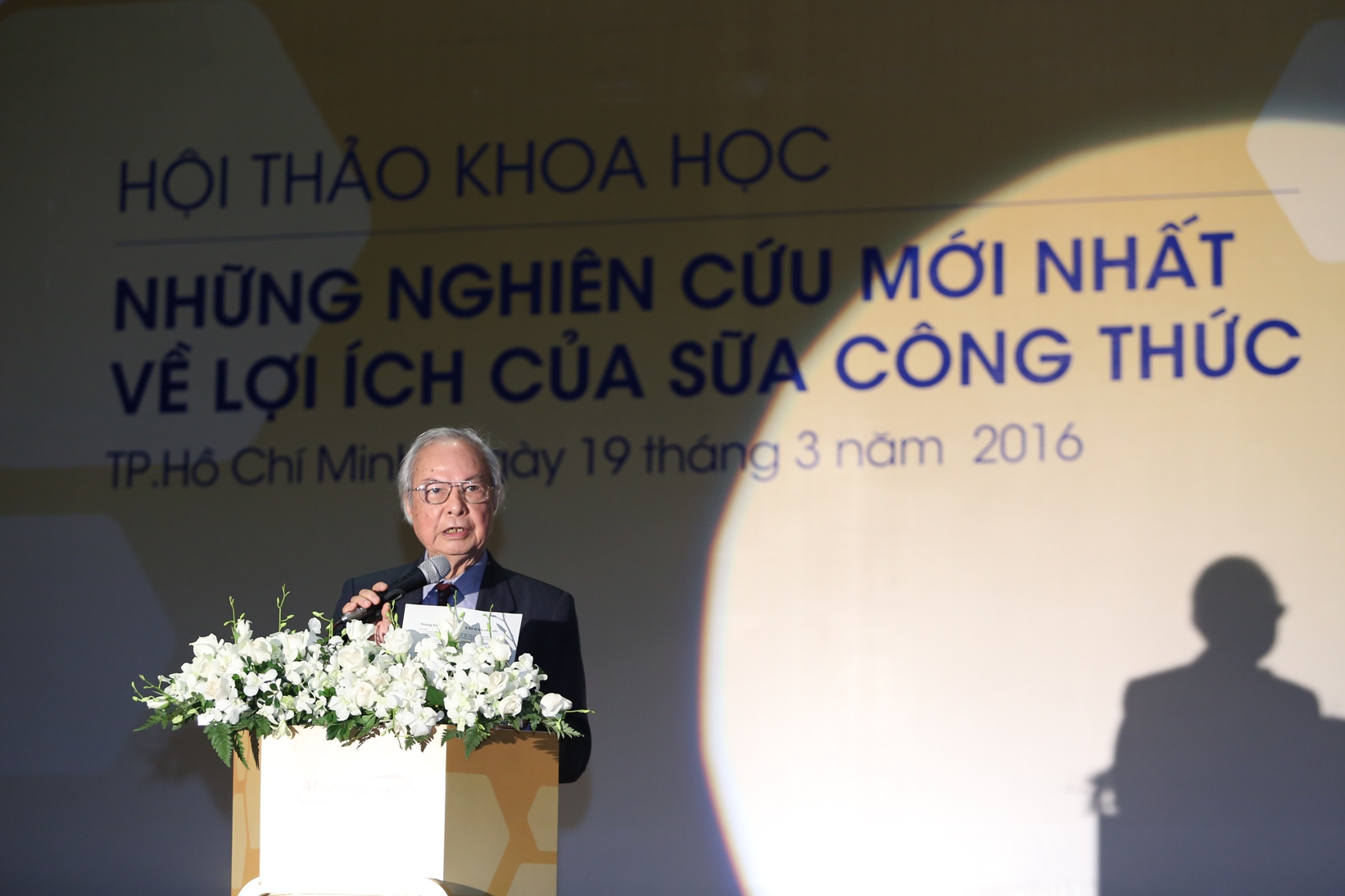 Hàng trăm chuyên gia y tế cam kết chung tay nuôi dưỡng thế hệ A+